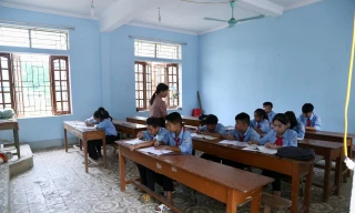 Lãnh đạo tỉnh Nghệ An chỉ đạo xử lý vụ phụ huynh phản đối sáp nhập trường