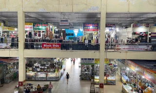 Chợ Vinh 'sáng đèn' sau hơn 1 tuần tiểu thương đồng loạt đóng cửa