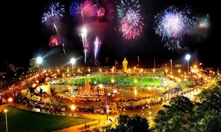 Nghệ An bắn pháo hoa ở Quảng trường Hồ Chí Minh đêm giao thừa