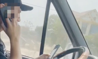 Lạnh người trước cảnh tài xế vừa lái xe, vừa nghe điện thoại, nhắn tin