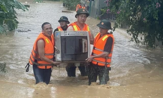 Lũ dâng cao gây ngập lụt khắp nơi, thủy điện thông báo xả lũ