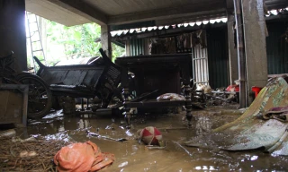 Hình ảnh tan hoang nơi tâm lũ Nghệ An 