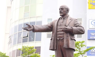 Khánh thành tượng Lê Nin tại thành phố Vinh
