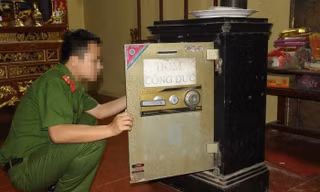 Bắt hai đạo chích chuyên đục két sắt đền, chùa