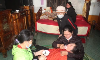 Ngày đêm ngóng tin chồng, con và cháu trai gặp nạn trên biển