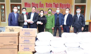 Mang 'Đông ấm' đến với đồng bào Đan Lai ở miền Tây xứ Nghệ