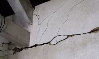 Nổ mìn thi công cao tốc gây nứt nhà, nhiều hộ dân bất an