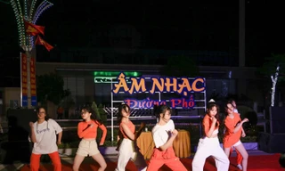 Hòa mình vào không gian âm nhạc đường phố sôi động ở Cửa Lò