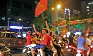 Biến tướng của 'đi bão' bóng đá ngày nay