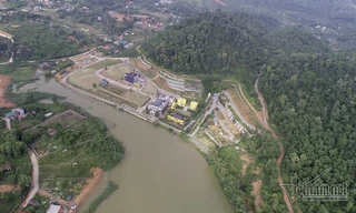 Sóc Sơn: Bí ẩn những ngôi biệt thự trắng sâu trong rừng thông