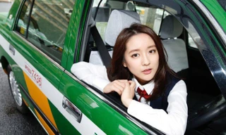 Nữ tài xế xinh đẹp nhất Nhật Bản, có bằng đại học vẫn đi lái taxi