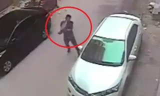  Ủ mưu ném gạch đập vỡ kính ô tô và cái kết bẽ mặt