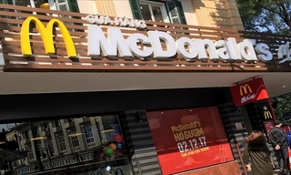 Vì sao những gã khổng lồ thức ăn nhanh của Mỹ 'chùn bước' ở Việt Nam?