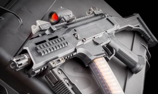 Súng tiểu liên cực nhanh Scorpion EVO 3 của CH Séc