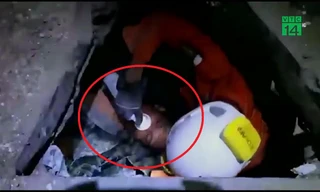 Bị vùi lấp trong đống đổ nát 4 ngày, người đàn ông sống sót kỳ diệu