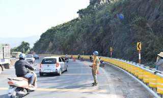 Cận cảnh rào chắn bánh xoay dài 150 m, chi phí hơn 2 tỷ đồng