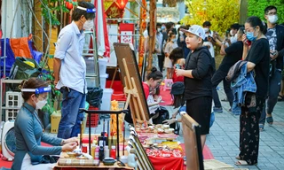 Cho chữ mùa COVID tại Phố ông đồ ở TPHCM