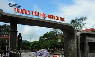 Hà Giang: Tạm đình chỉ giáo viên tát và đánh học sinh trên lớp