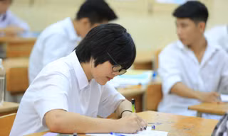 Chưa thi tốt nghiệp đã có giấy báo trúng tuyển ĐH: Có phạm Luật?