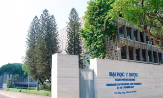 Trường y tăng học phí gấp 4-5 lần, Bộ GD&ĐT đề nghị Bộ Y tế xác minh