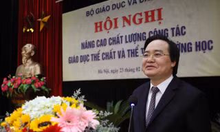 Bộ trưởng Bộ GD&ĐT Phùng Xuân Nhạ phát biểu tại hội nghị