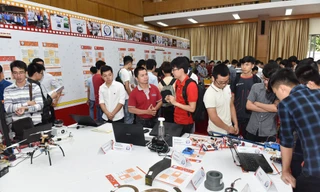 Sản phẩm của sinh viên được trưng bày tại triển lãm