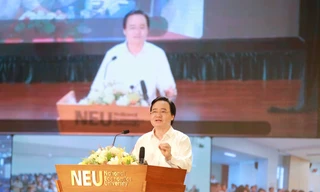 Bộ trưởng Phùng Xuân Nhạ phát biểu tại Hội nghị trực tuyến sáng 17/7