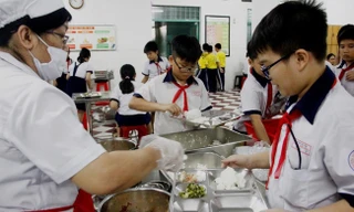 Bữa ăn học đường nhận được sự quan tâm của các phụ huynh