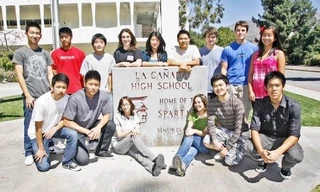 Nhiều phụ huynh muốn con trở về nước để tiếp tục học phổ thông. Ảnh:SSDH