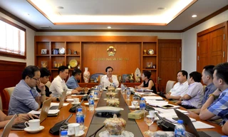 Bộ trưởng Bộ GD&ĐT Phùng Xuân Nhạ họp nghiệm thu cơ sở dữ liệu giáo viên chiều 5/7