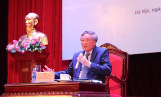 Chánh án Tòa án tối cao Nguyễn Hòa Bình giao lưu cùng sinh viên