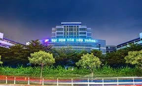 Sinh viên ĐH Tôn Đức Thắng hoang mang chưa biết thời điểm nhận bằng tốt nghiệp