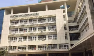 Phụ huynh tại Trường THCS Thanh Xuân bức xúc với mức thu học phí vừa được thông báo.