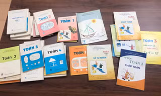 Các phiên bản sách công nghệ giáo dục.