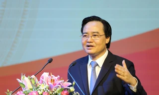 Bộ trưởng Bộ GD&ĐT Phùng Xuân Nhạ phát biểu tại Hội nghị 