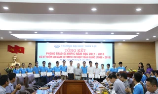 Trao thưởng cho sinh viên đạt giải các kỳ thi Olympic 2018