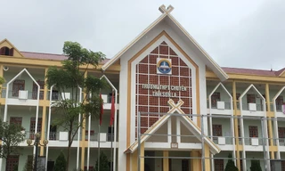 Trường THPT chuyên Sơn La, nơi được cho là có nhiều học sinh được nâng điểm trong kỳ thi THPT quốc gia 2018. Ảnh: Nghiêm Huê