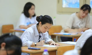 Thủ tướng Chính phủ: Không để thí sinh nào phải bỏ thi vì khó khăn 