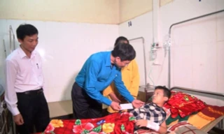 Cần có bảo vệ, xây dựng tường rào theo quy chuẩn sau vụ 5 học sinh bị đâm