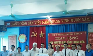 Trao tặng 1 tỷ đồng cho quỹ khuyến học Thanh Hóa
