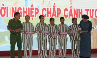 Thắp sáng ước mơ ngày trở về