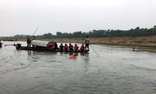 Bốn học sinh lớp 7 chết đuối thương tâm trên sông Mã