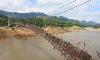 Cầu treo Phú Xuân bị phá hủy chưa được khắc phục