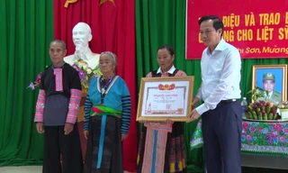 Trao Bằng Tổ quốc ghi công cho Trưởng công an xã hy sinh khi chống lũ