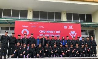 Chiến sỹ Tiểu đoàn Cảnh sát cơ động số 4 hào hứng với Chủ nhật Đỏ