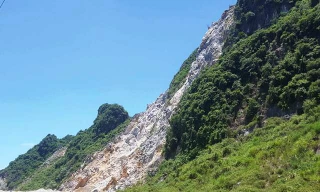 Công nhân rơi từ độ cao 50 mét xuống đất tử vong