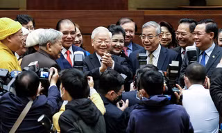 Tổng Bí thư Nguyễn Phú Trọng gặp gỡ nghệ sĩ bên lề Hội nghị Văn hóa toàn quốc. Ảnh: Mạnh Thắng