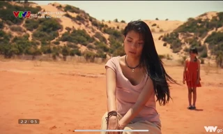 Nhớ (Thúy Diễm) bị giằng xé giữa yêu và hận