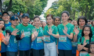 Dàn hoa hậu, nghệ sĩ chạy tại Bờ Hồ