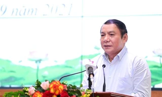 Bộ trưởng VHTTDL Nguyễn Văn Hùng đề nghị ngành cùng nhau vượt khó. Ảnh: Trần Huấn